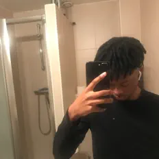 Hör dir Pervwavy an, schau dir Musikvideos an, lies die Biografie, finde Tourdaten und mehr!