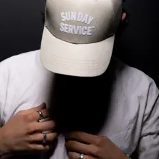 聆聽 Vespucci、觀看音樂影片、閱讀小傳、查看巡演日期等！