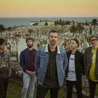 Ascolta undefined, guarda video musicali, leggi la biografia, vedi le date del tour & altro!