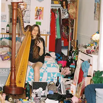 Ακούστε το άλμπουμ Maybe από Emilie Kahn