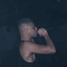 收听 Turnerpage、观看音乐视频、阅读小传、查看巡演日期等 ！