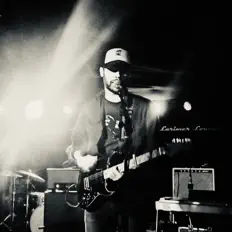 聆聽 Rowboat、觀看音樂影片、閱讀小傳、查看巡演日期等！