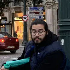 Hör dir DoisPês an, schau dir Musikvideos an, lies die Biografie, finde Tourdaten und mehr!