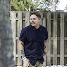 Hör dir Grant Nesmith an, schau dir Musikvideos an, lies die Biografie, finde Tourdaten und mehr!