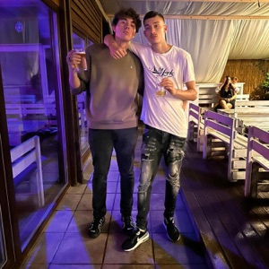 Notti non dormo (feat. Mada)
