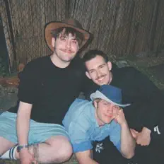 收听 Yolk、观看音乐视频、阅读小传、查看巡演日期等 ！