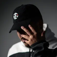 Ptoli을(를) 듣고, 뮤직 비디오를 보고, 약력을 읽고, 투어 일정 등을 확인하세요!