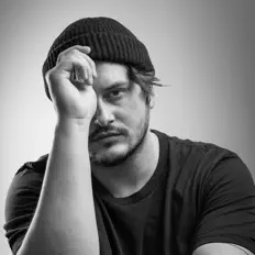 Ascolta Spirkó, guarda video musicali, leggi la biografia, vedi le date del tour & altro!