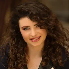 Lyndie White सुनें, म्यूज़िक वीडियो देखें, बायो पढ़ें, दौरे की तारीखें और बहुत कुछ देखें!