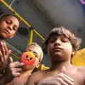 Engana Dizendo Que Ama