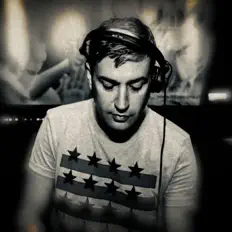 Dengarkan Jeremy Moore, tonton video musik, baca bio, lihat tanggal tur & lainnya!