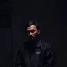 Ouça Oyami, assista a videoclipes, leia a biografia, veja as datas das turnês e mais!