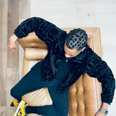 Listen to SAINTTHERAPPER, watch music videos, read bio, see tour dates & more!
