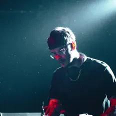 Ascolta MORSURE, guarda video musicali, leggi la biografia, vedi le date del tour & altro!