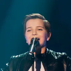 Артём Морозовを聴いたり、ミュージックビデオを鑑賞したり、経歴やツアー日程などを確認したりしましょう！