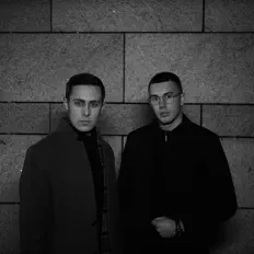 LivingStone सुनें, म्यूज़िक वीडियो देखें, बायो पढ़ें, दौरे की तारीखें और बहुत कुछ देखें!