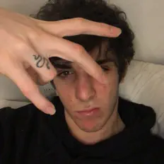 Hör dir Dondipe an, schau dir Musikvideos an, lies die Biografie, finde Tourdaten und mehr!