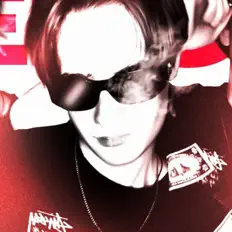 Luister naar LIN MOLOT, bekijk muziekvideo's, lees de bio, bekijk de tourdata, en meer!