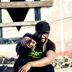 Dengarkan Mal inthe Booth, tonton video musik, baca bio, lihat tanggal tur & lainnya!