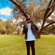 Warpsa dinle, müzik videolarını izle, biyografisini oku, tur tarihlerini ve daha fazlasını gör!