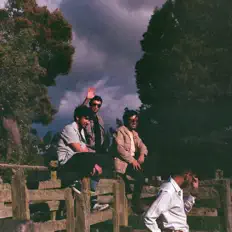 Dengarkan Alpes, tonton video musik, baca bio, lihat tanggal tur & lainnya!