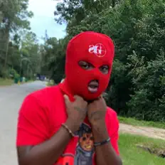 Poslechněte si interpreta D'usse Dillinger, sledujte hudební videa, přečtěte si životopis, podívejte se na data turné a další informace.