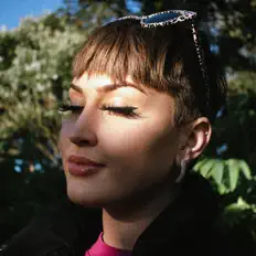 Ascolta Macy Ward, guarda video musicali, leggi la biografia, vedi le date del tour & altro!