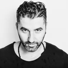 Ouve TEELCO, vê vídeos de música, lê a biografia, vê as datas da digressão e muito mais!