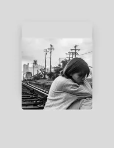 Maddie Hajovskyを聴いたり、ミュージックビデオを鑑賞したり、経歴やツアー日程などを確認したりしましょう！