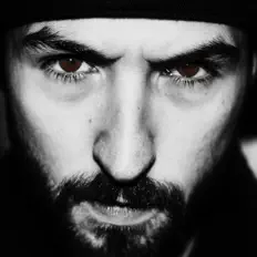 Ouve CLEPTO, vê vídeos de música, lê a biografia, vê as datas da digressão e muito mais!