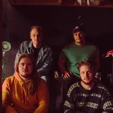 收听 Bullet to Binary、观看音乐视频、阅读小传、查看巡演日期等 ！