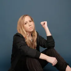 Ακούστε περιεχόμενο από Maddy Carty, παρακολουθήστε μουσικά βίντεο, διαβάστε το βιογραφικό, δείτε ημερομηνίες περιοδείας, και πολλά ακόμη!