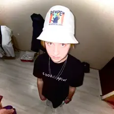 Dengarkan Supreme Sway, tonton video musik, baca bio, lihat tanggal tur & lainnya!