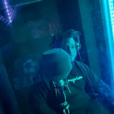 SIR MANZIEを聴いたり、ミュージックビデオを鑑賞したり、経歴やツアー日程などを確認したりしましょう！