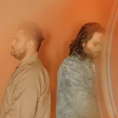 12 Palmsを聴いたり、ミュージックビデオを鑑賞したり、経歴やツアー日程などを確認したりしましょう！