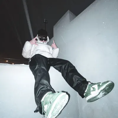 Listen to qeatcute, watch music videos, read bio, see tour dates & more!