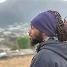 Escucha a Yashaofsauga, mira videos musicales, lee su biografía, consulta las fechas de las gira y más.