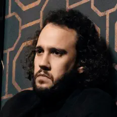 Escucha a vratiti, mira videos musicales, lee su biografía, consulta las fechas de las gira y más.