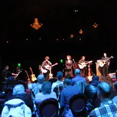 Larry Friends and Family: песни, клипы, биография, даты выступлений и многое другое.