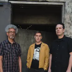 Ascolta The Father Figures, guarda video musicali, leggi la biografia, vedi le date del tour & altro!
