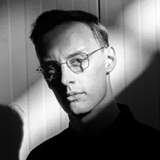 Listen to Corren Cavini, watch music videos, read bio, see tour dates & more!