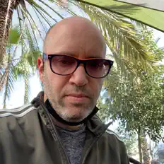 Hör dir אמיר קלוגמן an, schau dir Musikvideos an, lies die Biografie, finde Tourdaten und mehr!