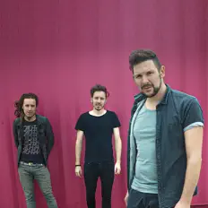 Dengarkan LÖVEN, tonton video musik, baca bio, lihat tanggal tur & lainnya!