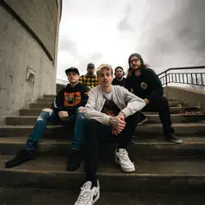 Ouve Low Like You, vê vídeos de música, lê a biografia, vê as datas da digressão e muito mais!