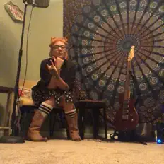 收听 iRa evRywhR、观看音乐视频、阅读小传、查看巡演日期等 ！