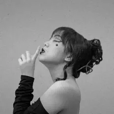 收听 Đào Viết Lan、观看音乐视频、阅读小传、查看巡演日期等 ！