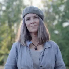 Lydia McCauleyを聴いたり、ミュージックビデオを鑑賞したり、経歴やツアー日程などを確認したりしましょう！