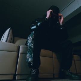 Do not late (feat. Chang) vantablack