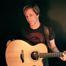 Jacob Moonを聴いたり、ミュージックビデオを鑑賞したり、経歴やツアー日程などを確認したりしましょう！