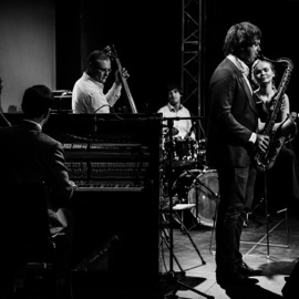 Барышни Северной Столицы (feat. Andrey Polovko, Evgeny Ponomarev, Maxim Korenevsky & Peter Mikheev) [Live] Саша Алмазова